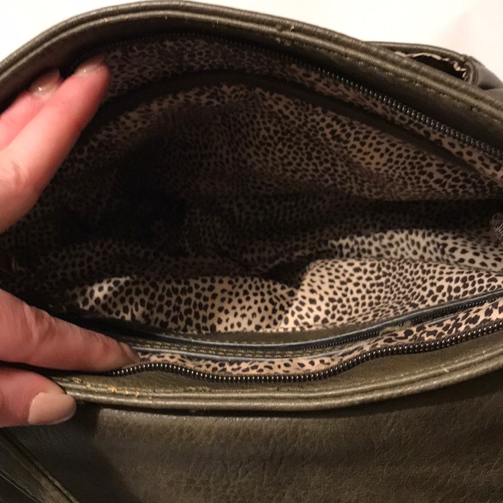 Olive Cross Body - Picture 7 of 8